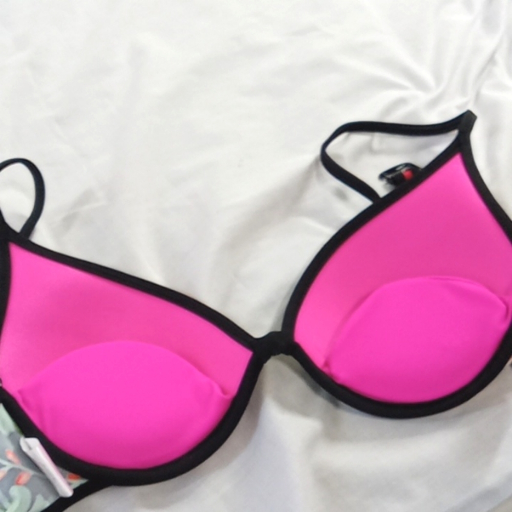 BODY GLOVE  Bikini Top SMALL PETITE Swim Vacation Multi-color PADDED UNDERWIRE - Picture 4 of 7